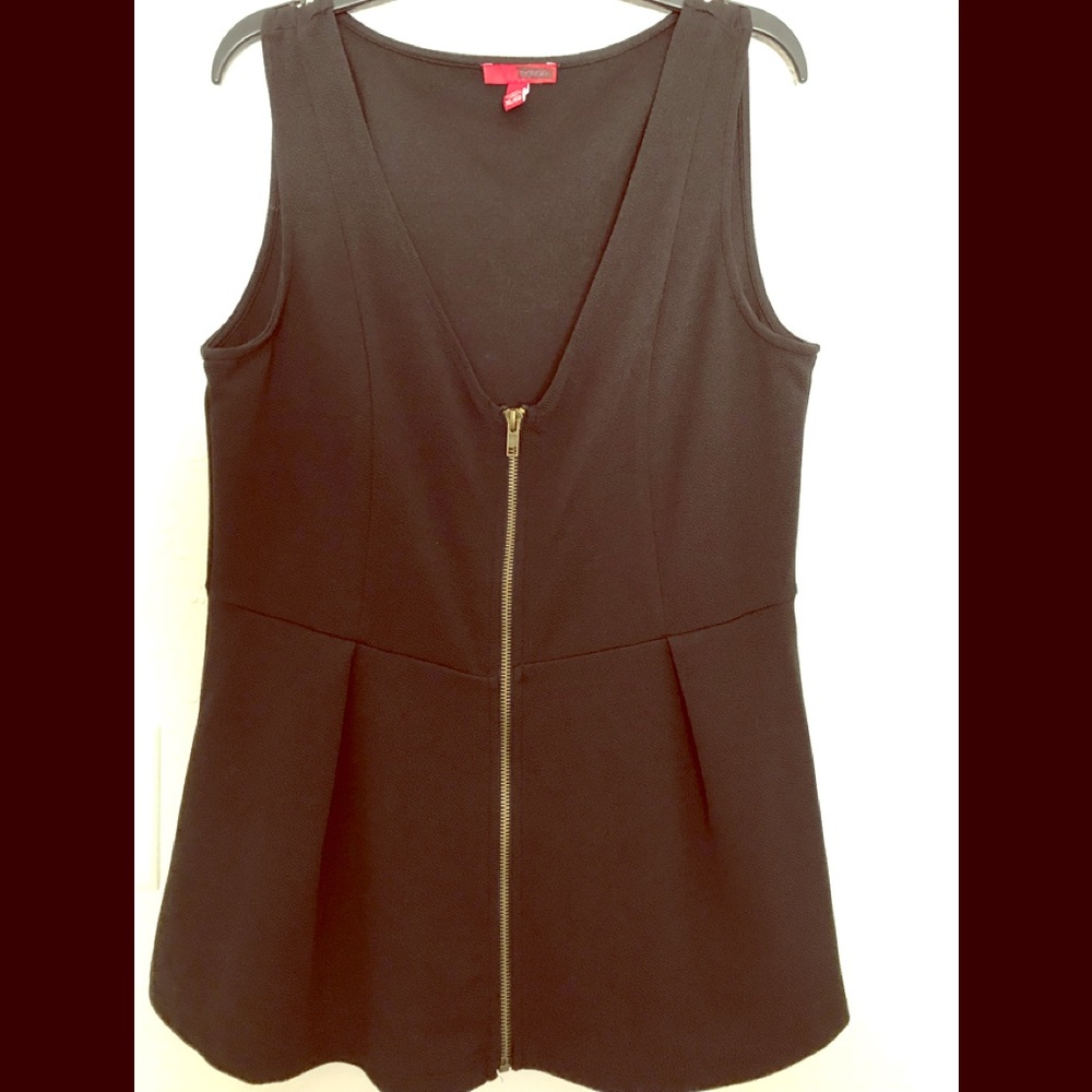 Sleeveless blouse